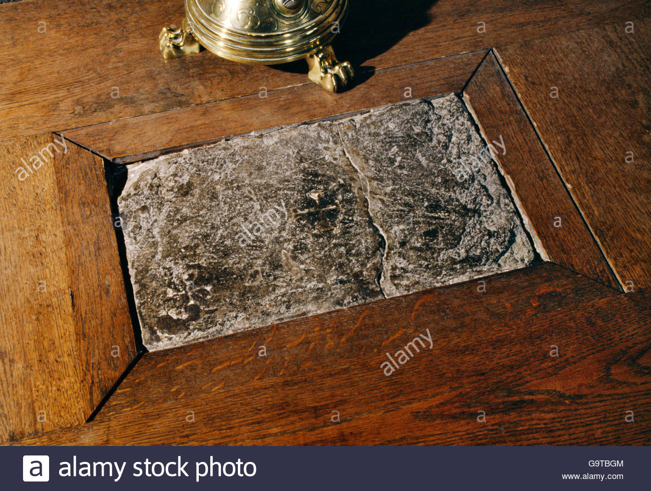 portable-stone-altar-390mm-x-240mm-in-the-holy-trinity-chapel-of-st-G9TBGM